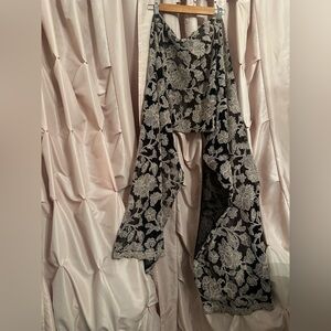 Tadashi shoji long rectangular black ivory cream lace scarf shawl wrap stole